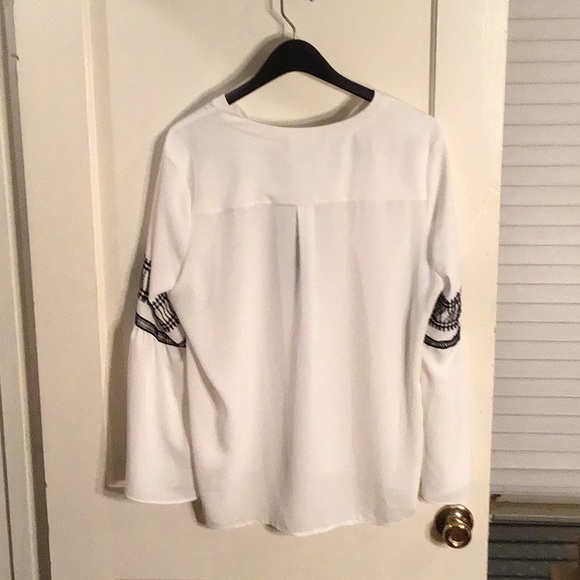 Crochet detail flare sleeve blouse - Picture 2 of 3